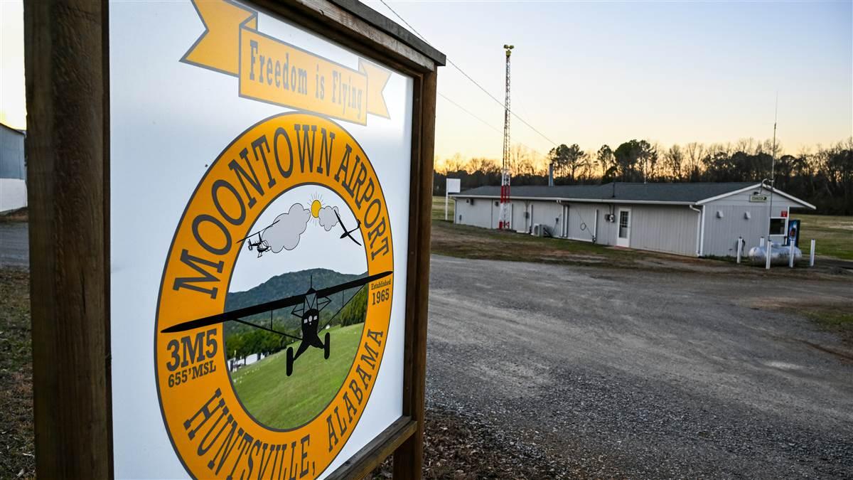 Moontown is a sleepy little general aviation airport outside the city. Moontown is a sleepy little general aviation airport outside the city.