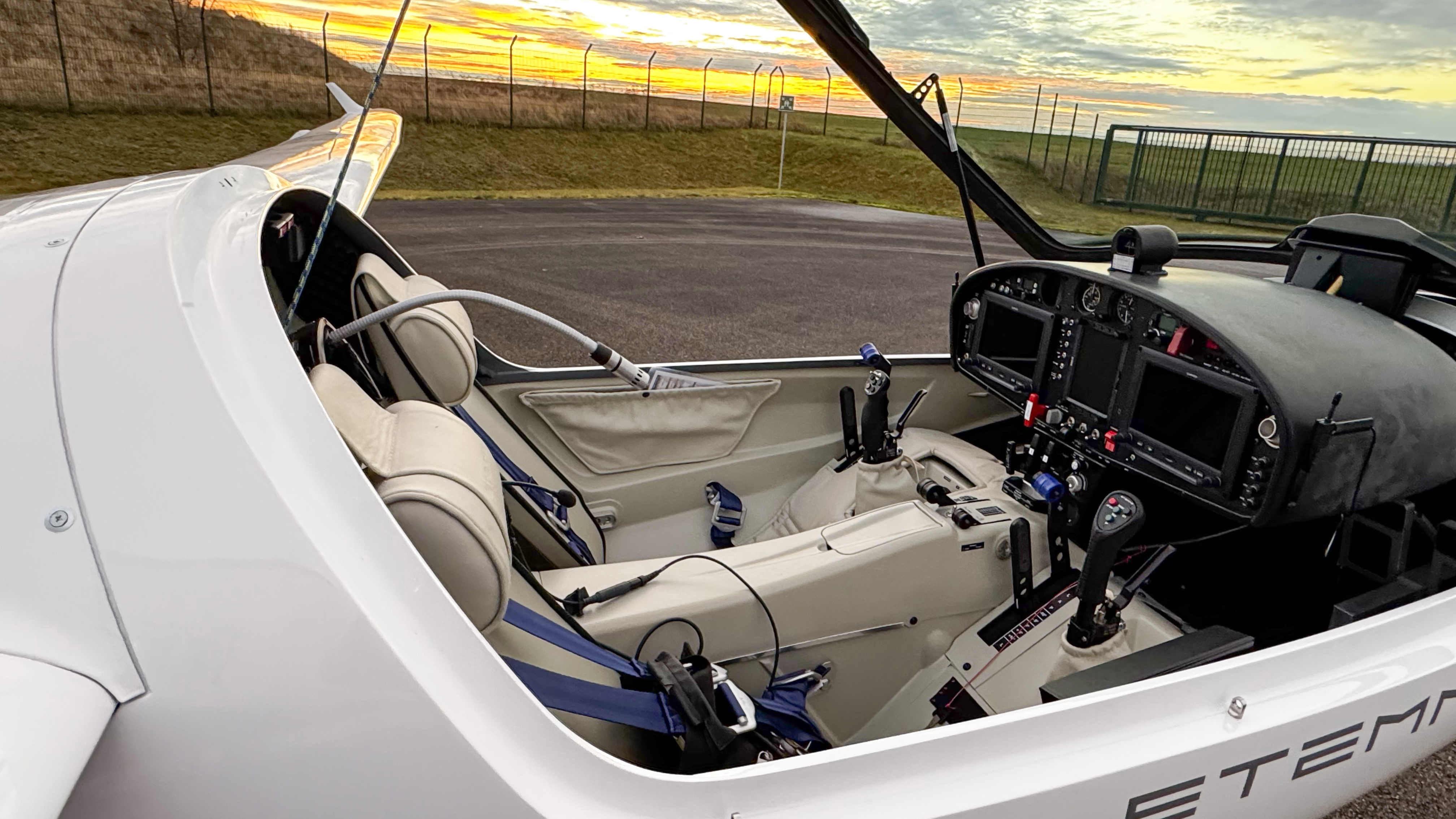 SLIDE SHOW COMPONENT