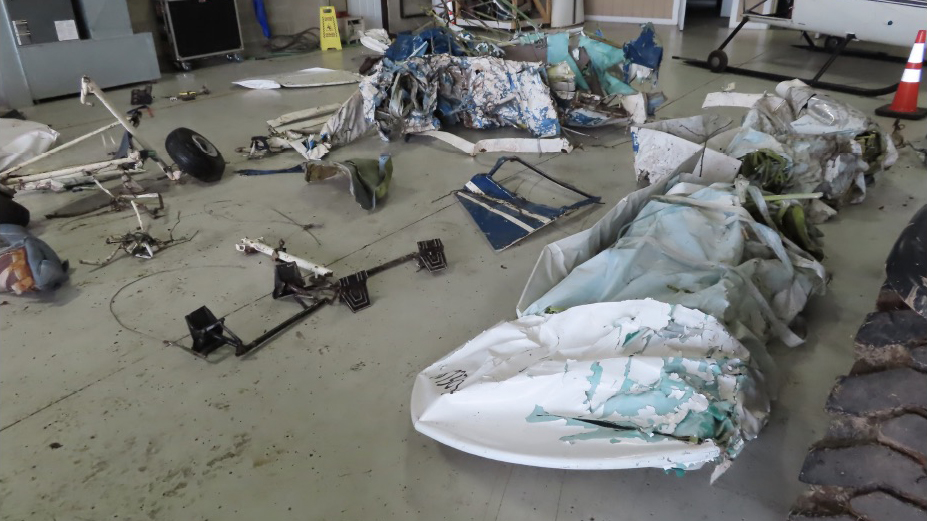 The salvaged wreckage of N7323K.
