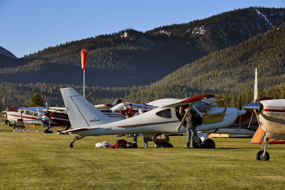 Photography of the Hoff family 2017 Round Engine Roundup. Shown is the Saturday morning breakfast sponsored by the Recreational Aviation Foundation (RAF).

Smiley Creek Airstrip (U87)
Idaho Falls ID USA