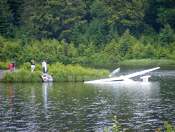 Glider in emergency water landing