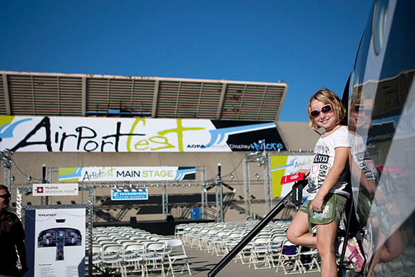 A warm, clear day in Long Beach: perfect for a day at the airport.