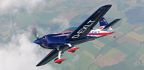 Extra 330 LT