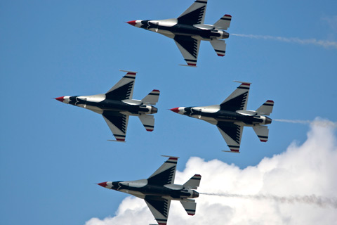Thunderbirds fly on biofuel