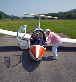 Doris Grove, a record-setting sailplane pilot and flight instructor, gives the author a preflight briefing
