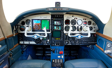 Cockpit with Garmin G600 retrofit