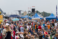 Airshow crowd