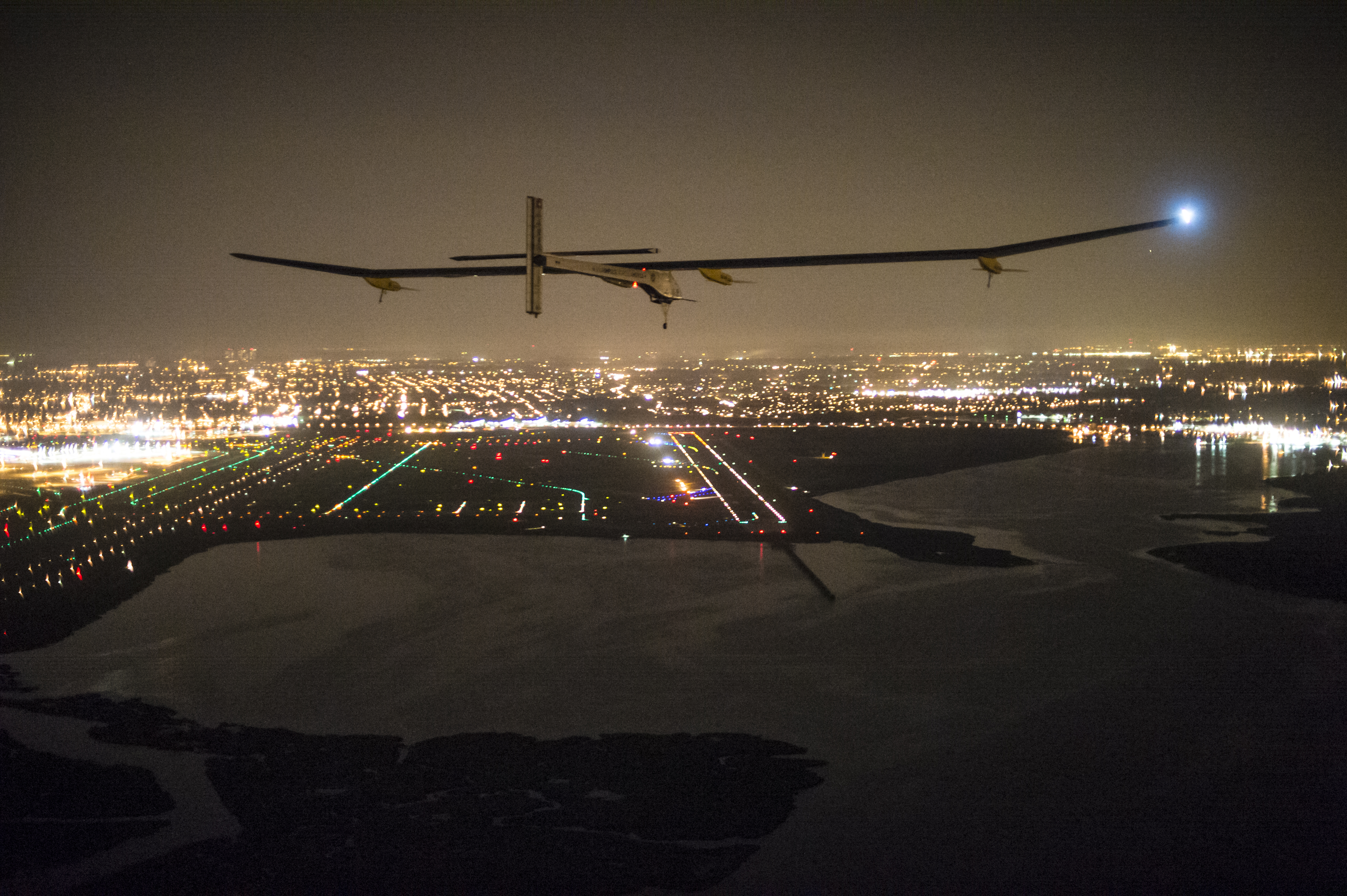 Solar Impulse approaches John F. Kennedy International Airport. Copyright Solar Impulse.