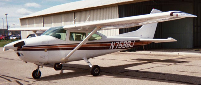 The Mohawk Flying Club's Cessna 182Q. Photo courtesy of Mohawk Flying Club.