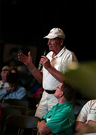 A Pilot Town Hall attendee speaks during the event at Sun 'n Fun.