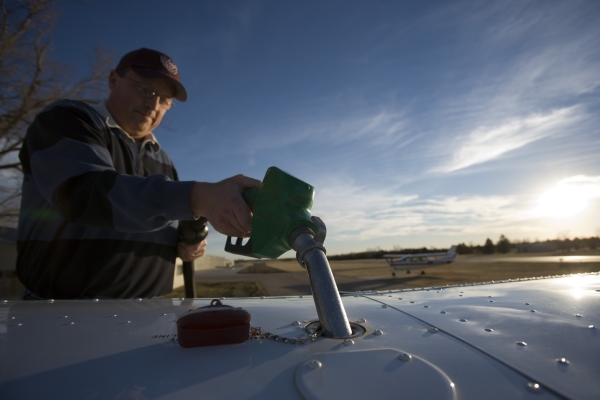 Fueling a Cessna
