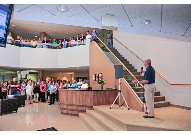 Huerta spoke to AOPA staff during his visit.