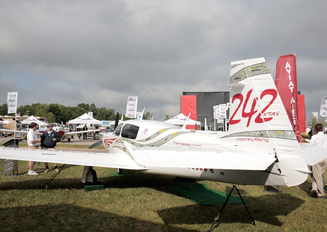 Newly resurrected Mooney International Corp. delivered its first aircraft from the Kerrville, Texas, manufacturer’s newly reactivated factory site.