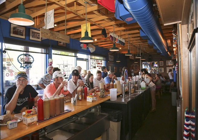 A busy afternoon at Southern Soul in St. Simons Island, Georgia