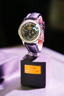 Swiss watch maker Breitling unveiled its special edition Navitimer watch, commemorating AOPA’s seventy-fifth anniversary, Oct. 3. A portion of proceeds from the sale of this watch will go to the Breitling Aviation Scholarship Fund.