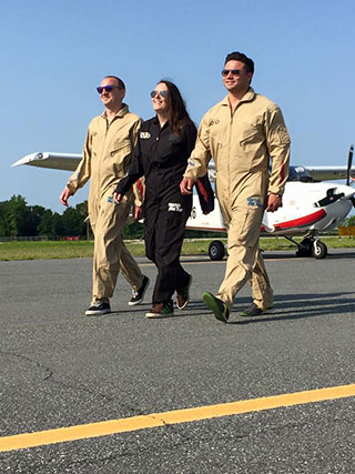 One Week Ready to Solo students fly unassisted while their CFIs watch from the right seat.