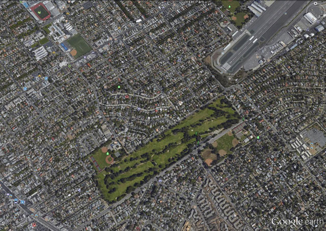 A Google Earth view of Santa Monica Municipal Airport, and the golf course to the  southwest where Harrison Ford was forced to land March 5. 