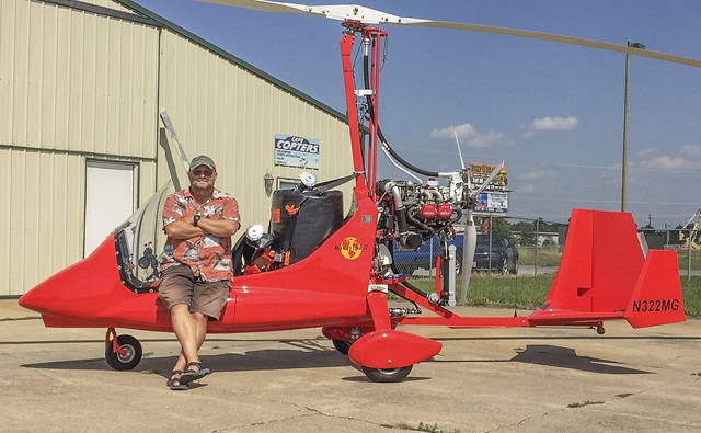 A gyrocopter pilot from Missouri has broken the coast-to-coast and back record by 16 days.
