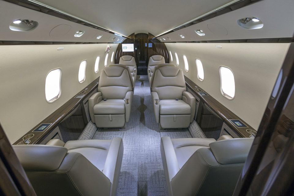 Large Jet Step Up Aopa