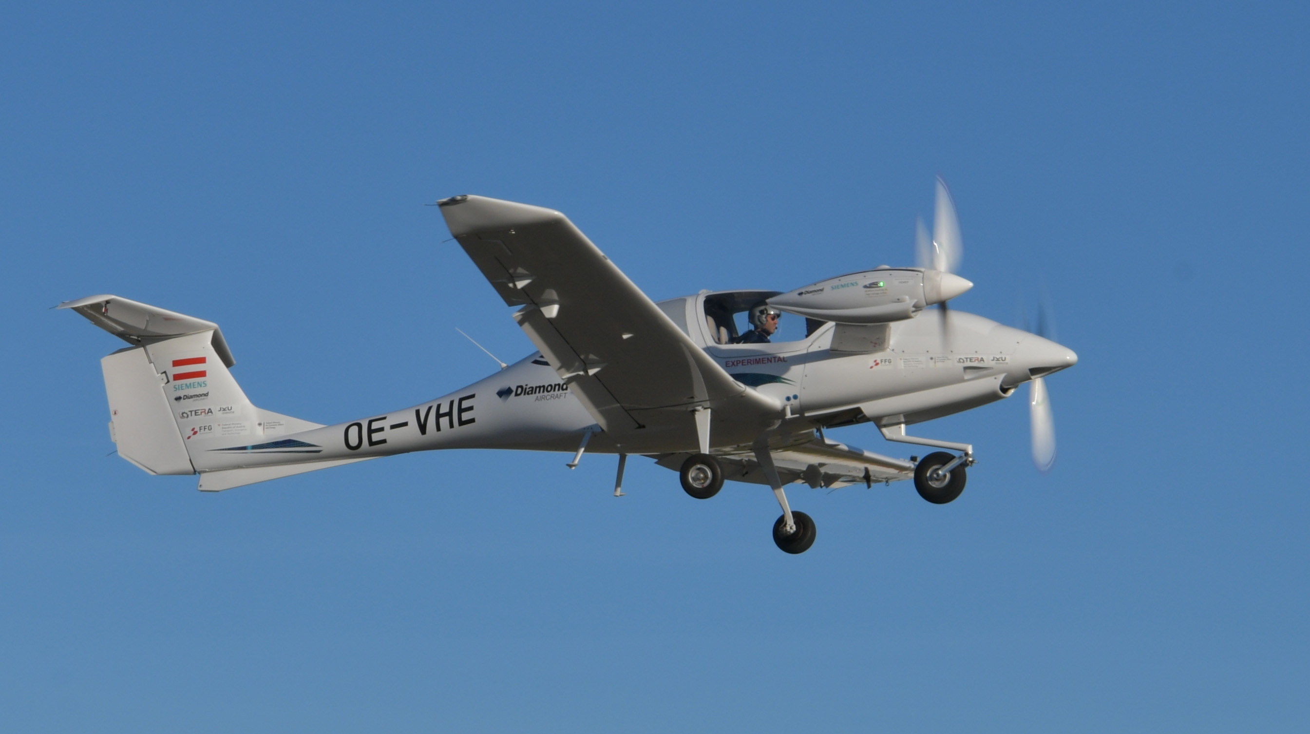 Hybridelectric twin takes flight AOPA