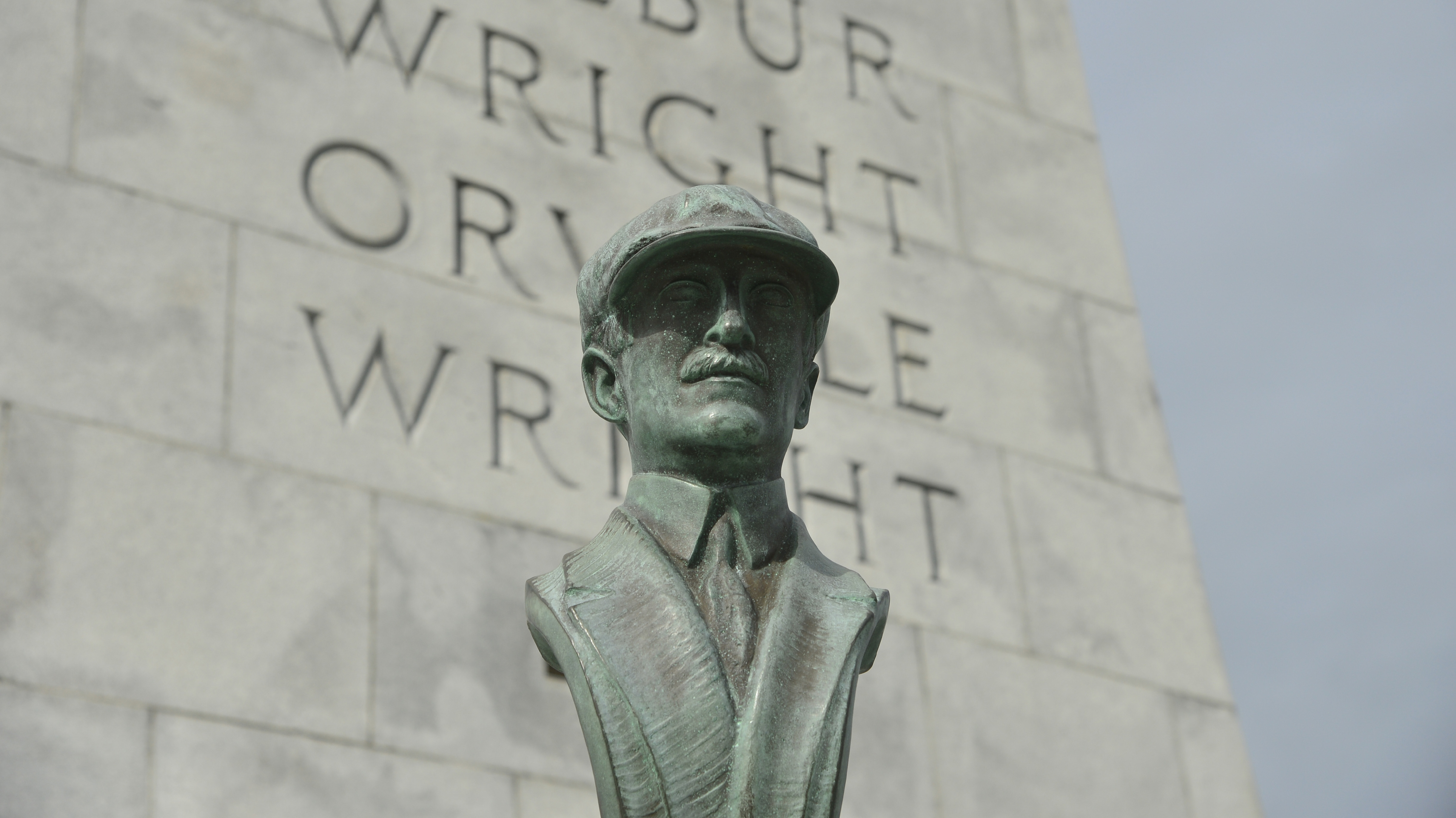 Wright bust swiped again