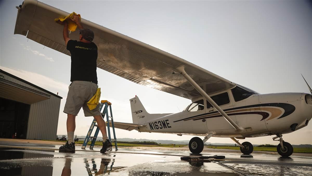 Technique Washing an Airplane AOPA