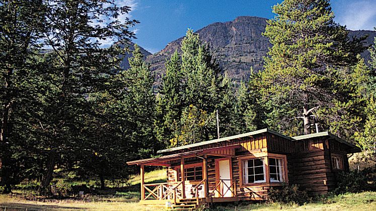 Pilot Getaways: Tsuniah Lake Lodge - AOPA